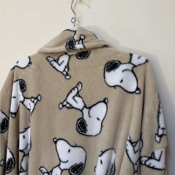 NWOT Urban Outfitters Peanuts Snoopy Pattern Robe One Size - Picture 14 of 15